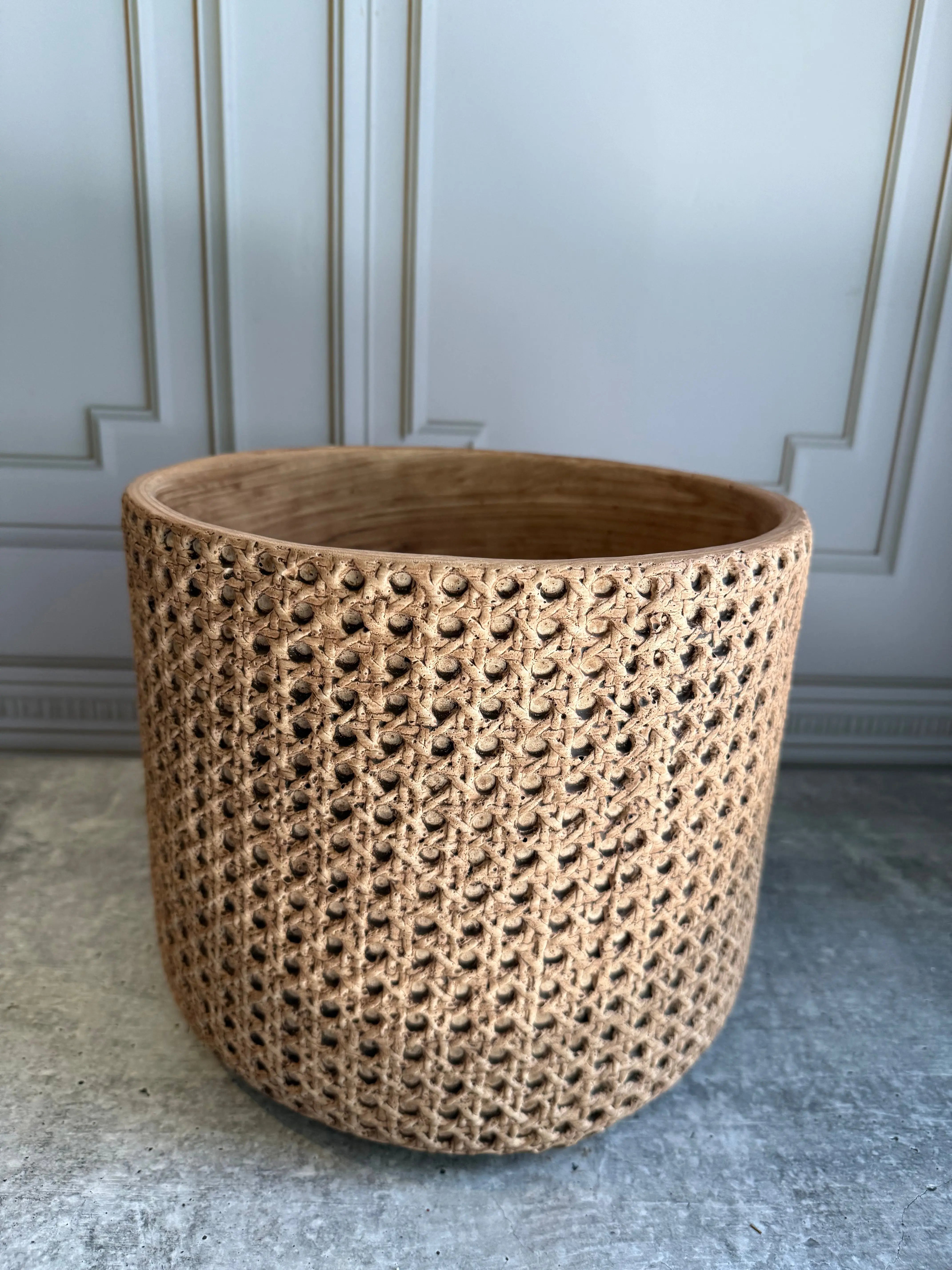 Honeycomb Column Pot 1 Magnolia Lane Mumbai