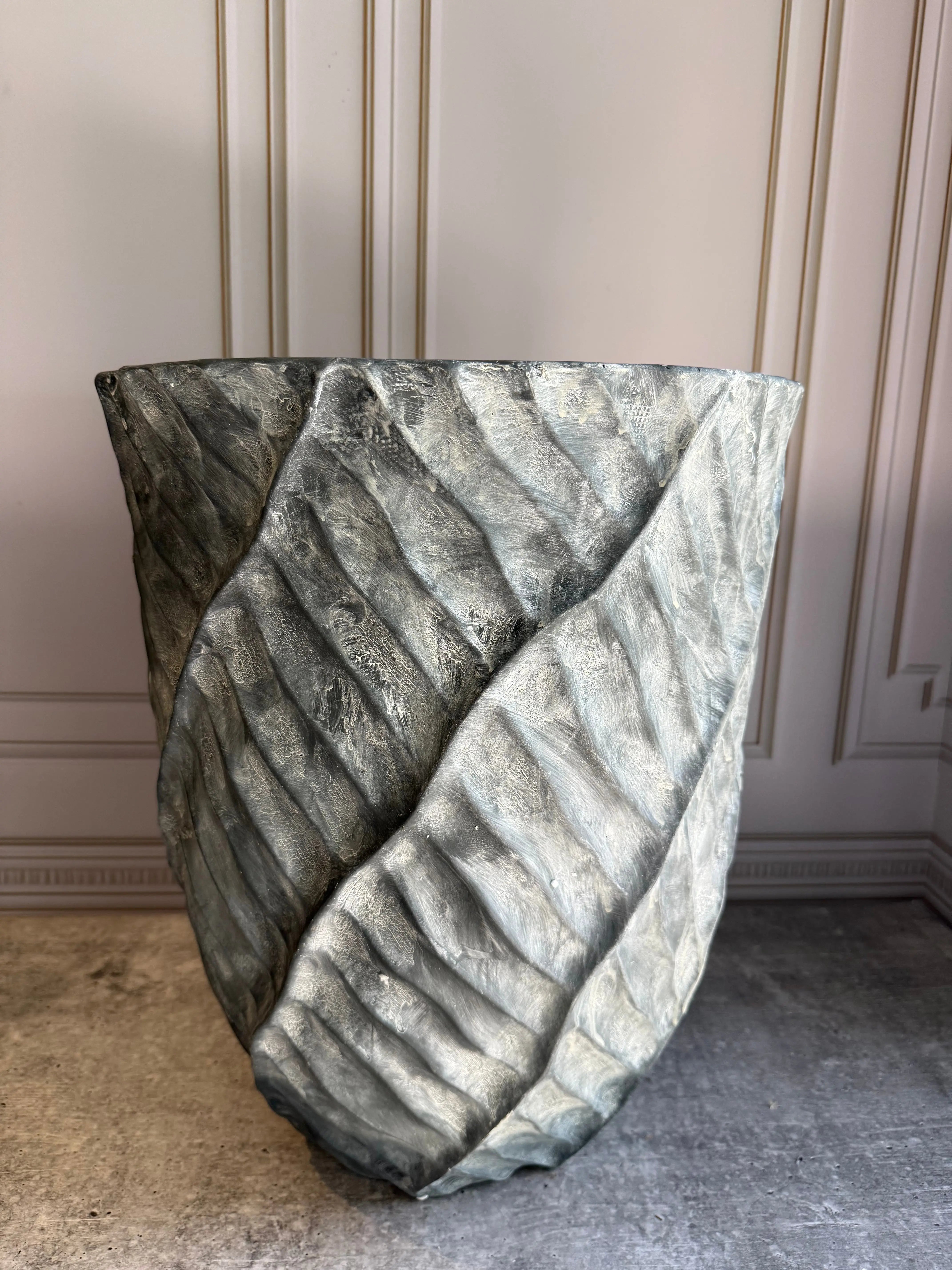 Stale Leaf Vase 1 Magnolia Lane Mumbai