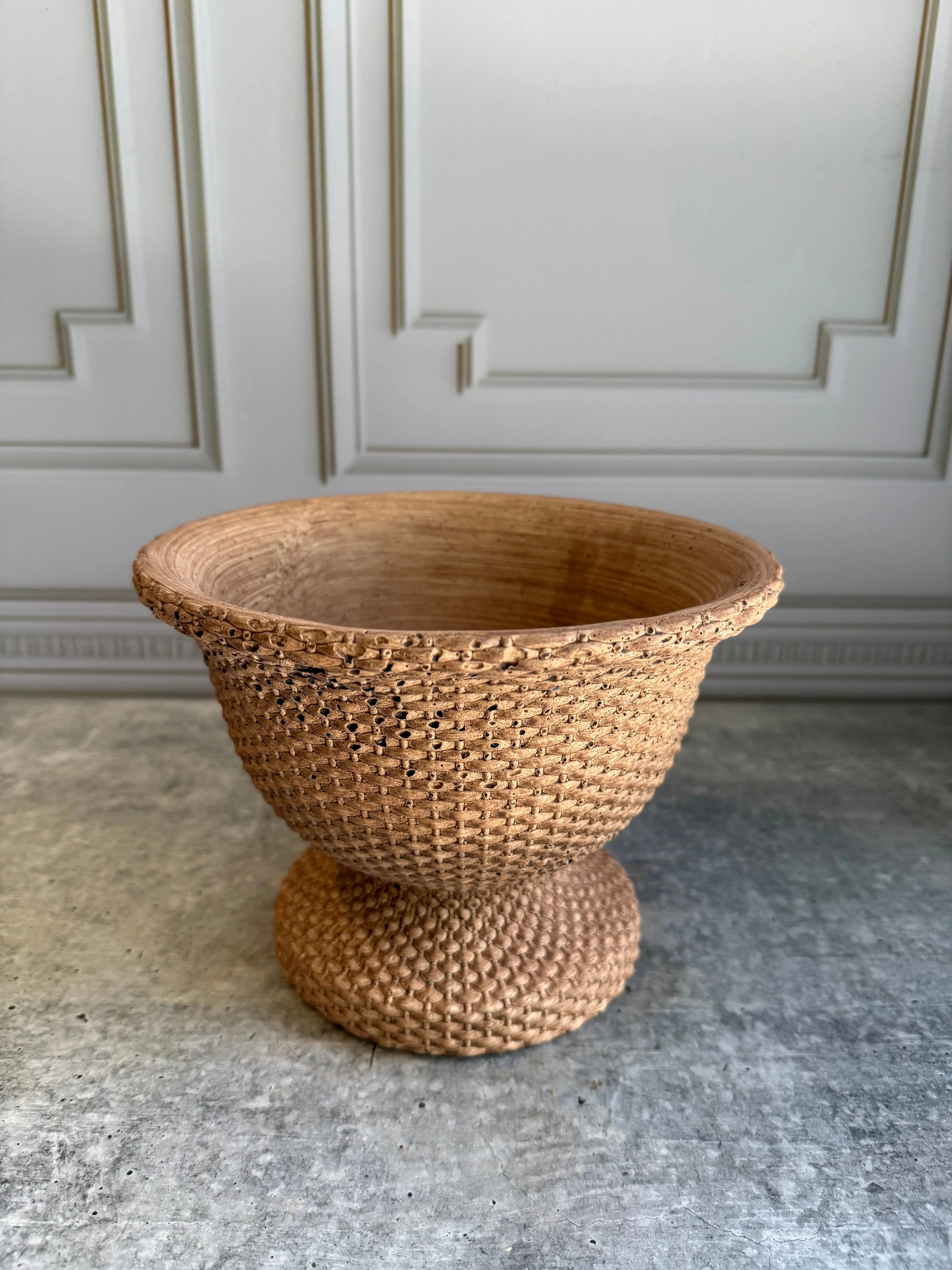 Textured Goblet Vase 1 Magnolia Lane Mumbai